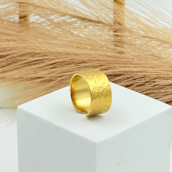 Crumble Paper Texture Ring