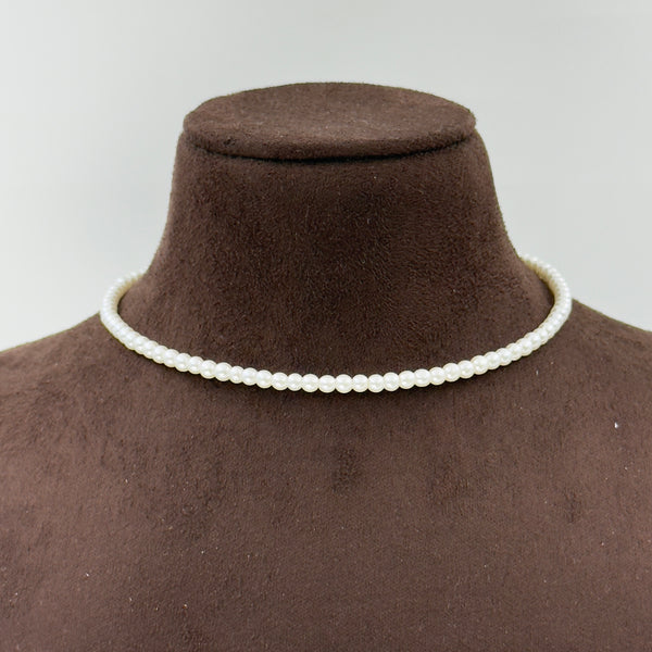 Elegant Pearl Choker
