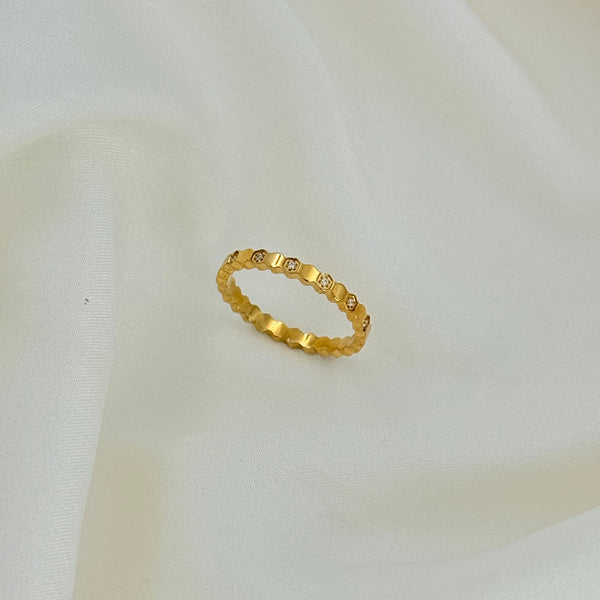 Golden spark band ring