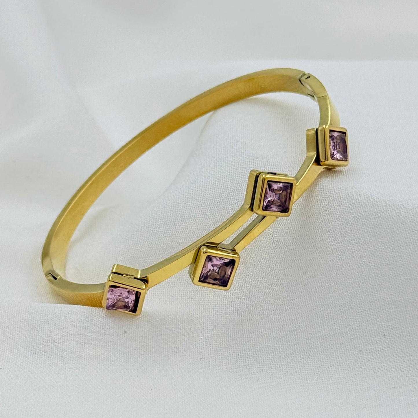 Emeralds Kiya Kada
