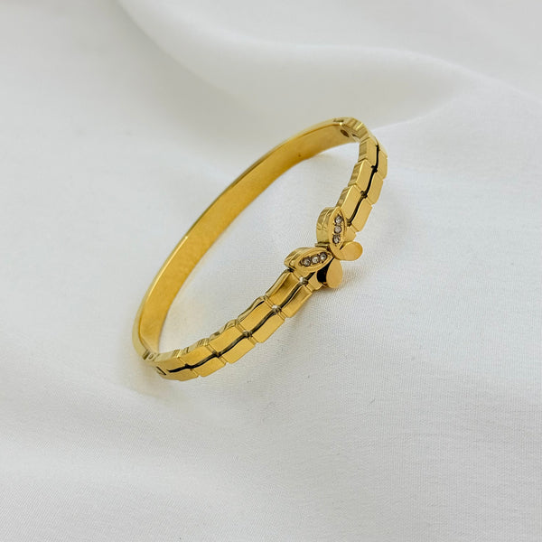 Catching butterfly kada