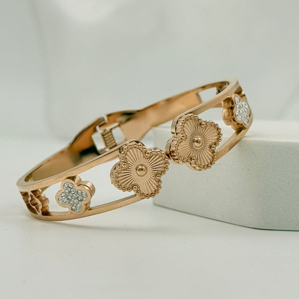 Lucky Clover Kada