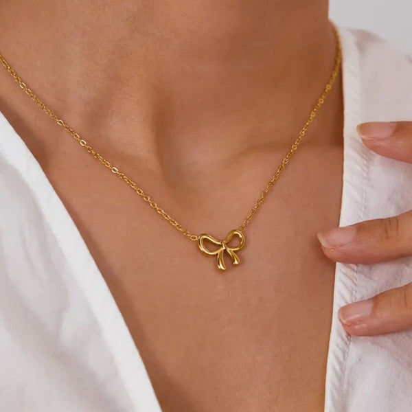 Spark bow Necklace