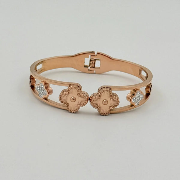 Lucky Clover Kada