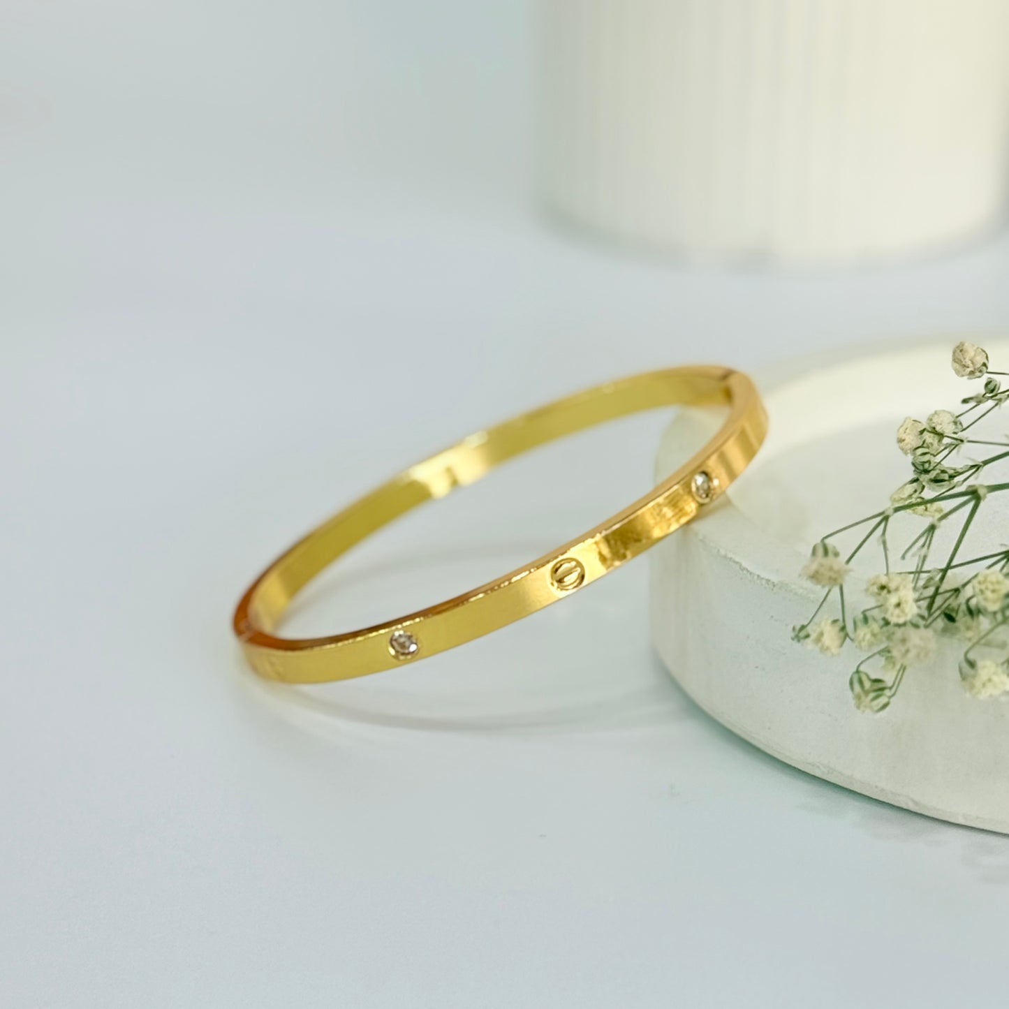 Thin love Kada