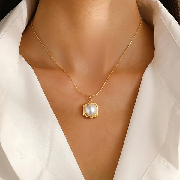 Regal Pearl Necklace