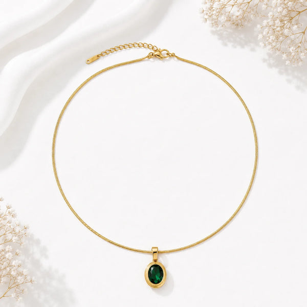 Emerald oval Pendant Necklace