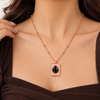 Middle black round neckace