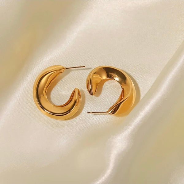 Cursive C Hoops