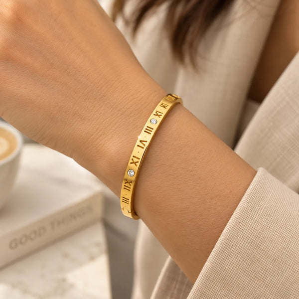 Roman Number with Diamond Kada