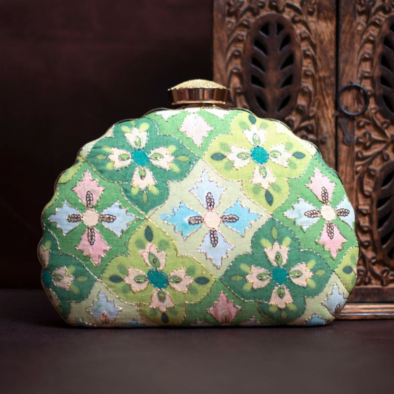 D Shape Clutch