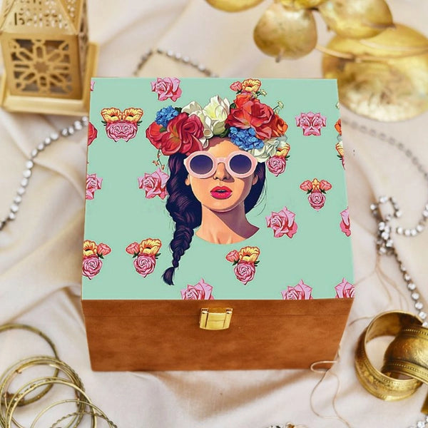 Woman Goa Sun Tan Vanity & Jewelry Box