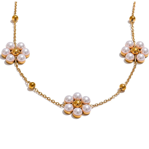 Pearl Daisy Necklace