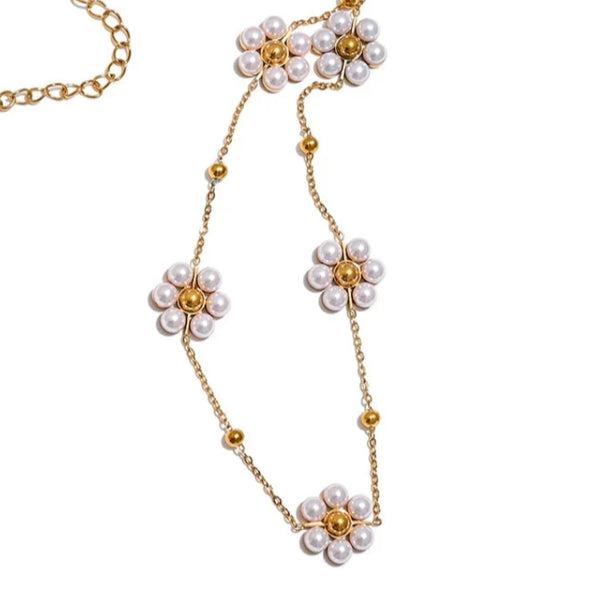 Pearl Daisy Necklace