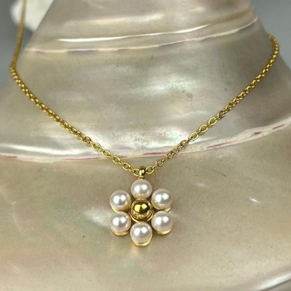 Florea Pearl Necklace