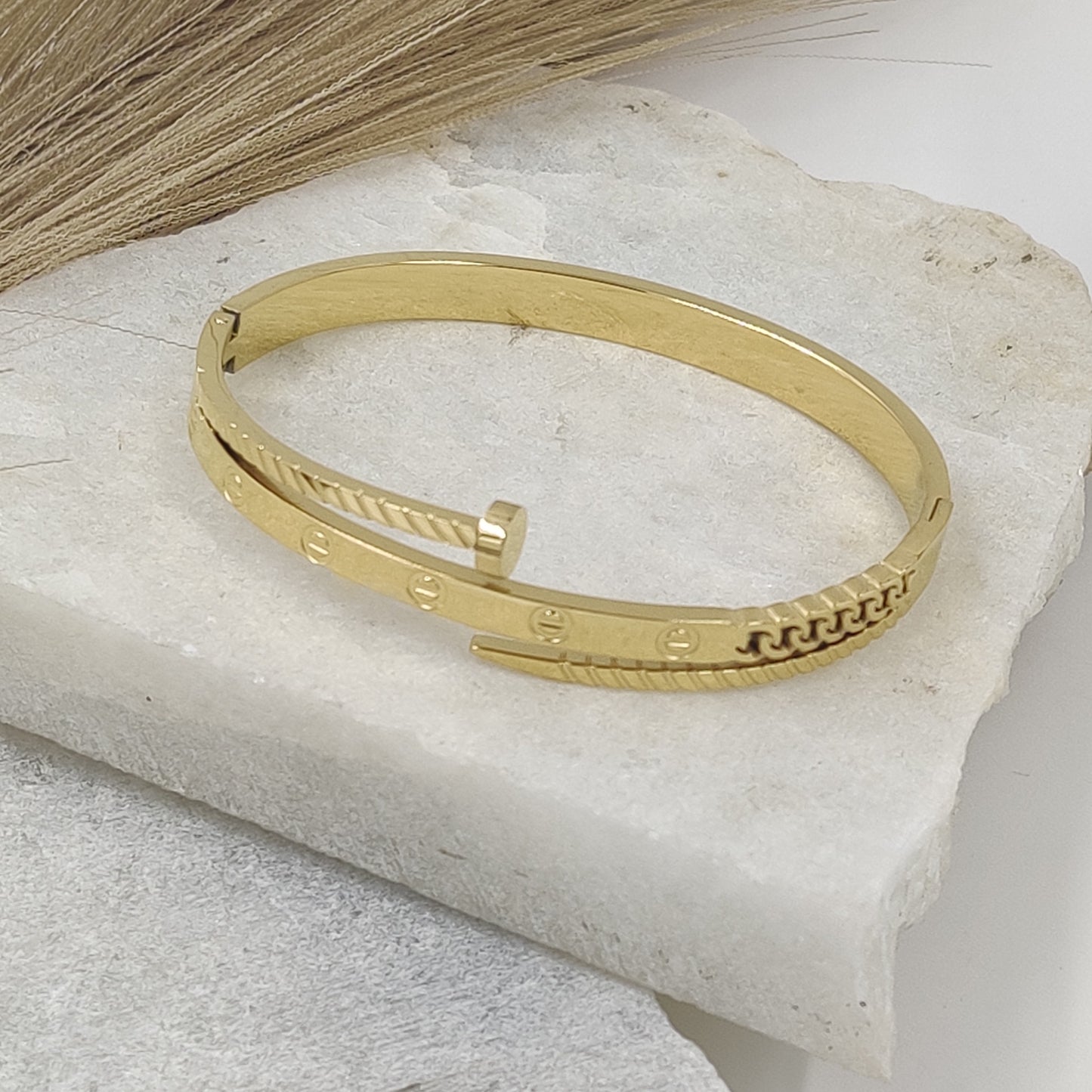 Nail Roman Cartier