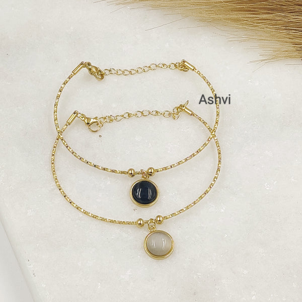 Single Coin Wire Charm Bracelet