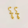 Wavy gild hoops earrings