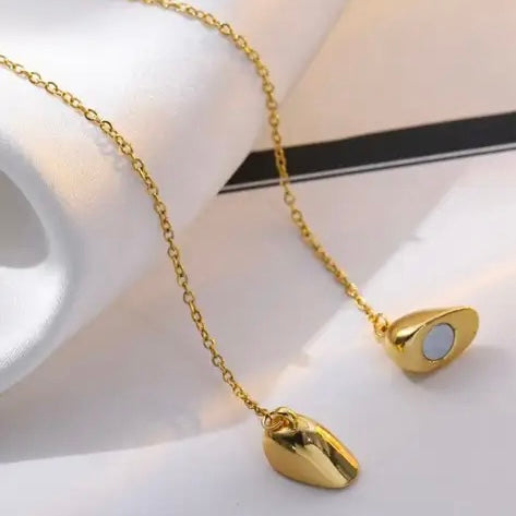Tiny Heart Megnat Necklace