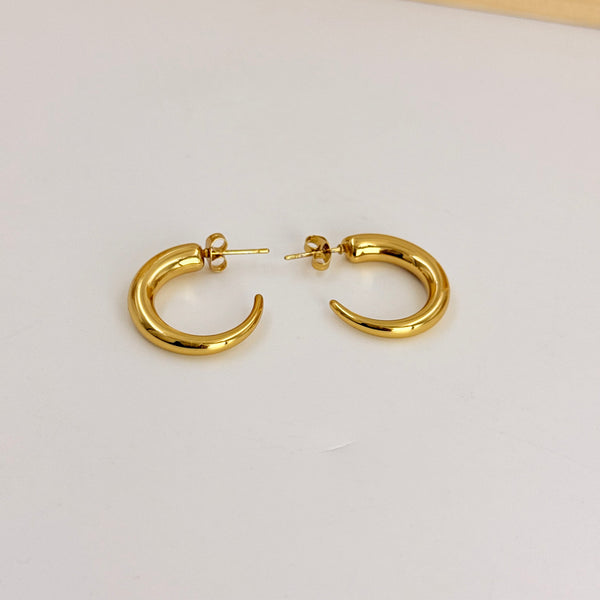 Curbs bold gold hoops earring