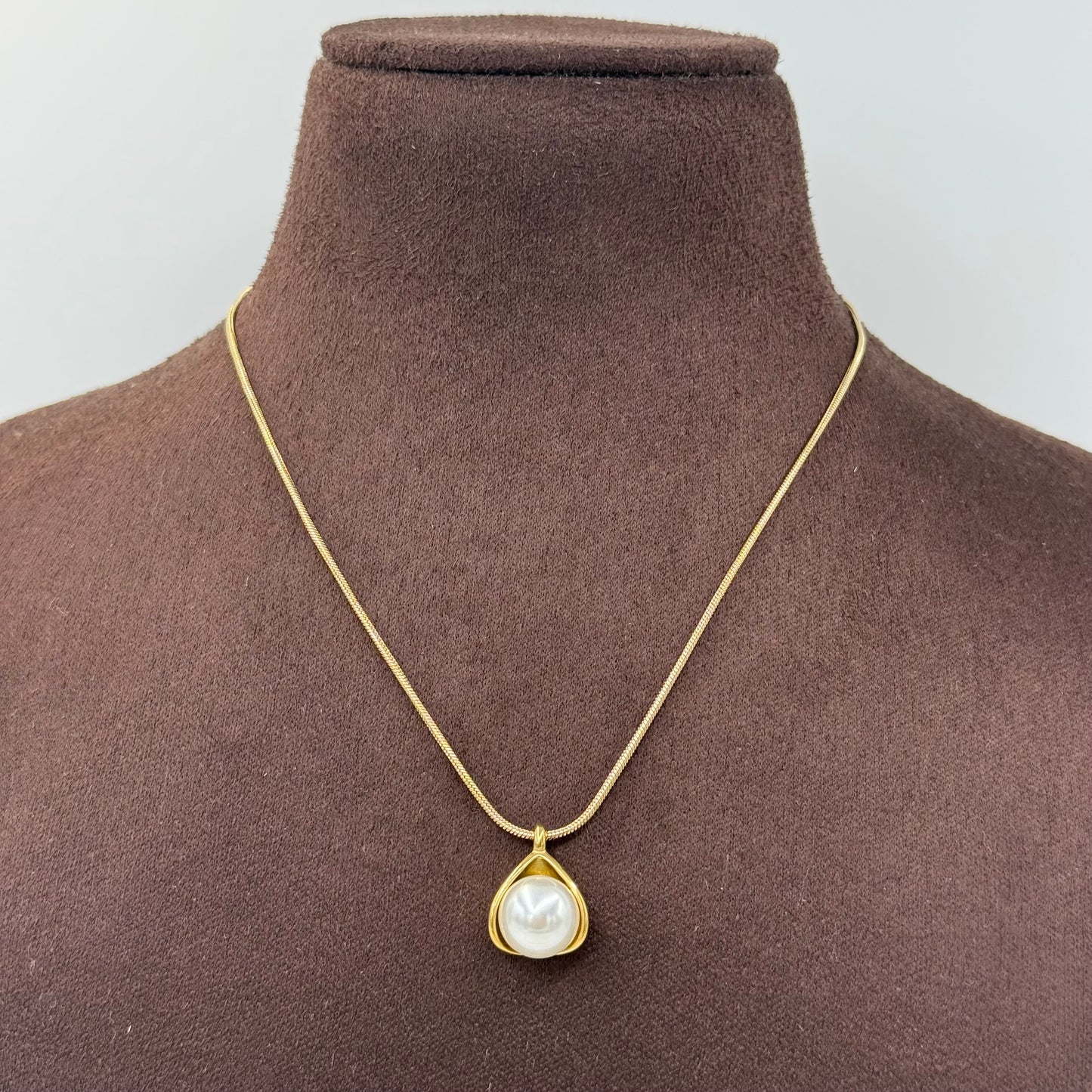 Pearl Pendant Necklace