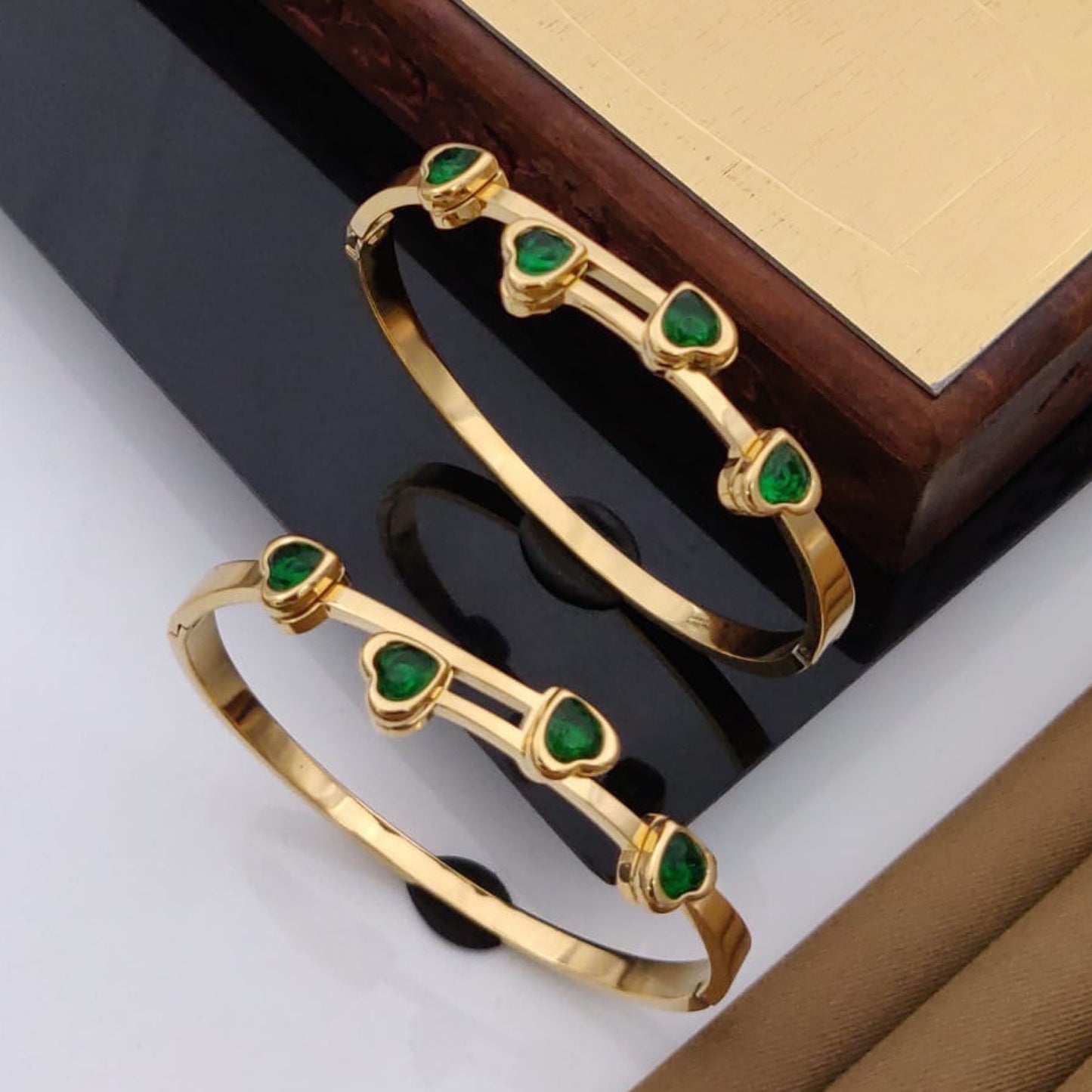 Emerald heart Kada