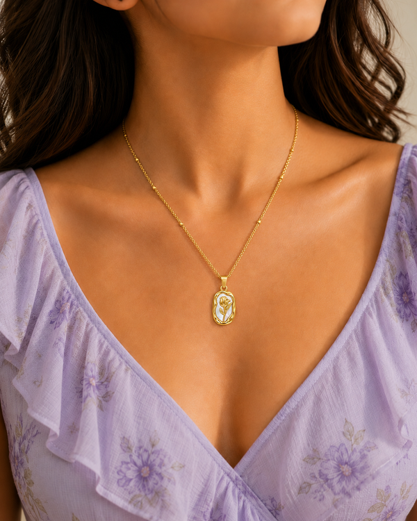 Rose on shell Necklace