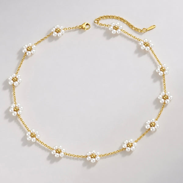 Daisy Pearl Necklace