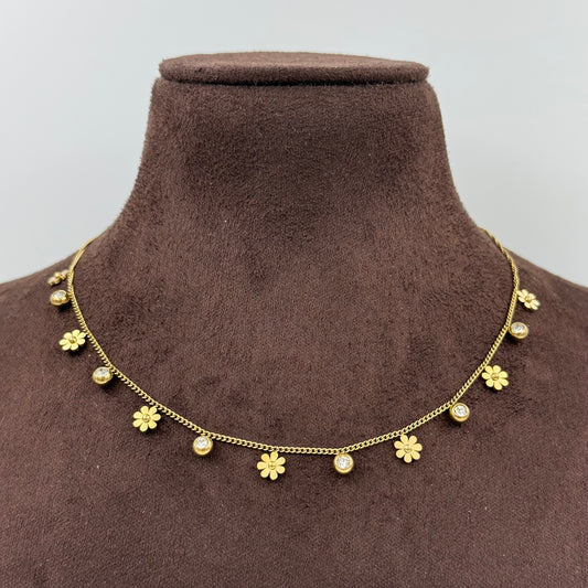 Daisy Flower Diamond Tanmaniya  Necklace