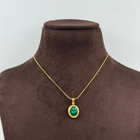 Emerald oval Pendant Necklace