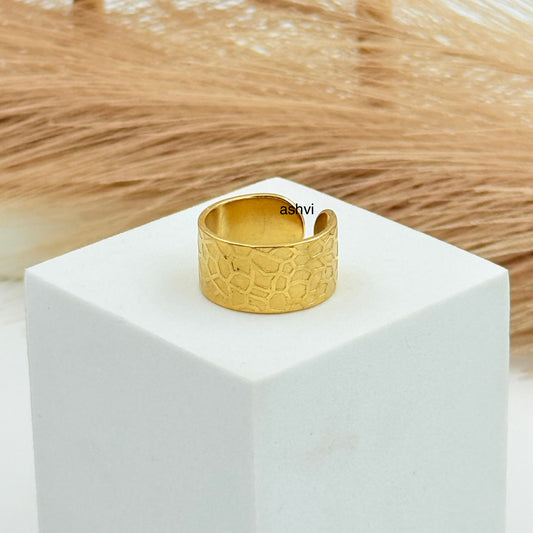 Crumble Paper Texture Ring