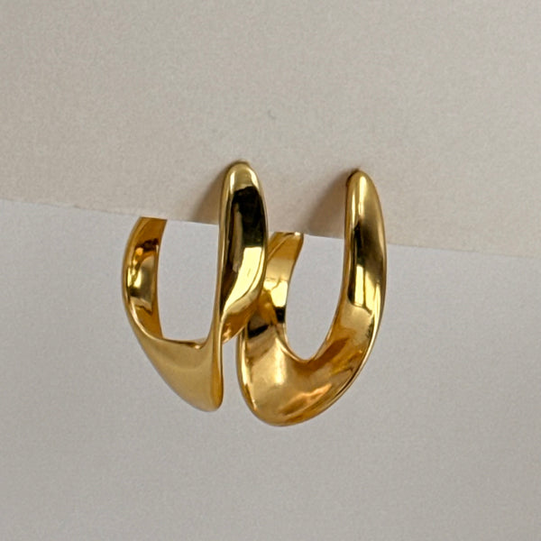 Golden wave curve earrings