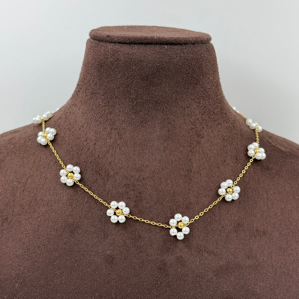 Daisy Pearl Necklace