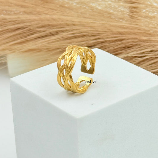 Twisted layer Ring