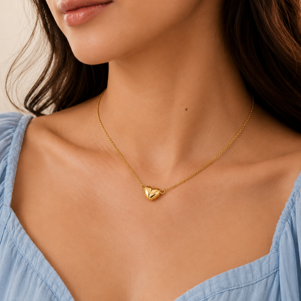 Tiny Heart Megnat Necklace