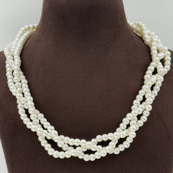 Triple layer Pearl Choker