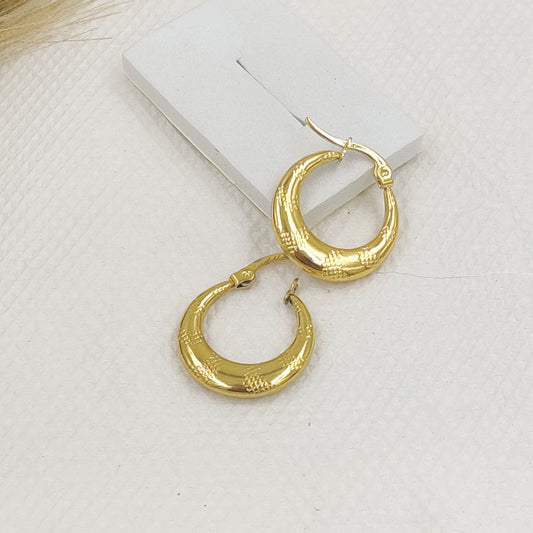 Smooth gold small hoops Earrings