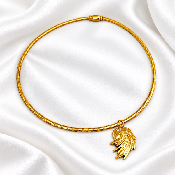 Leaf Pendant Choker
