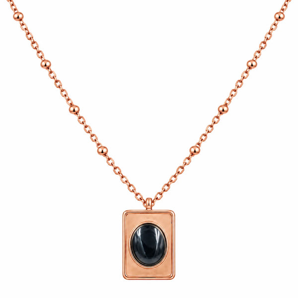 Middle black round neckace
