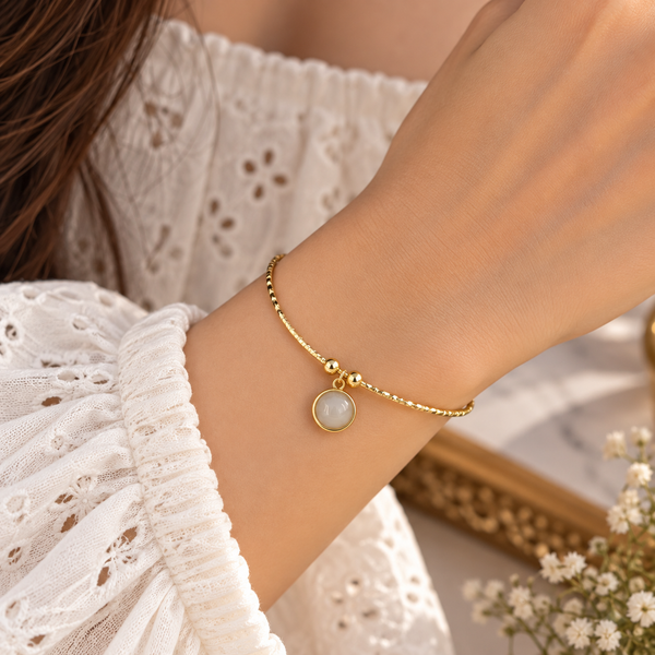 Single Coin Wire Charm Bracelet