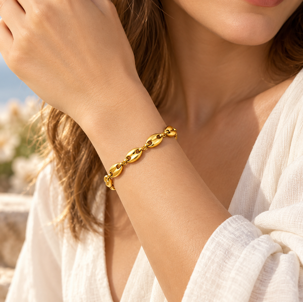 Gleam Curve Bracelet