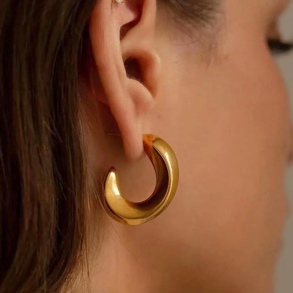 Cursive C Hoops