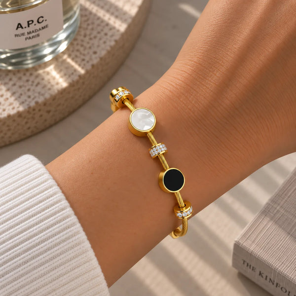 MonoGlam Kada