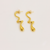 Wavy gild hoops earrings