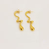 Wavy gild hoops earrings