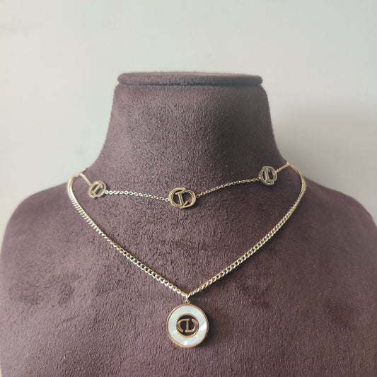 Layer necklace